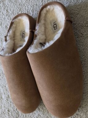 Cozy UGG - Women's Suede Sheepskin Lined Slip-On Slippers